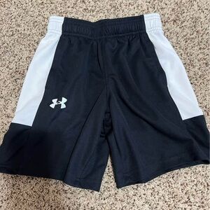 Youth Boys Under Armour Shorts-LIKE NEW